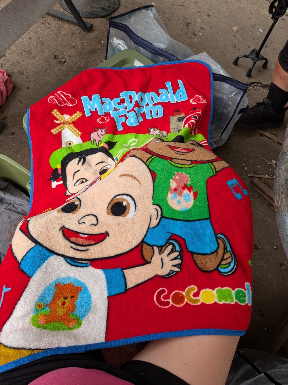 CoComelon Red Kids Character Throw Blanket - MacDonald Farm Design
